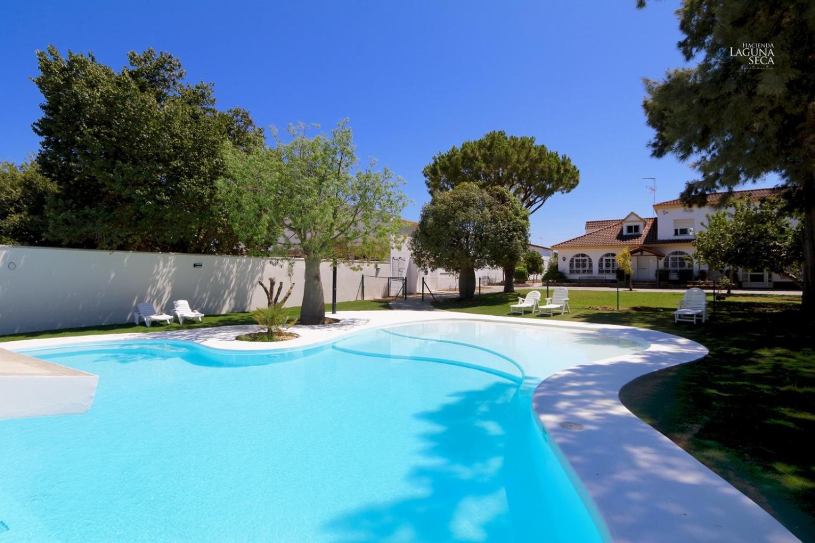 Hacienda Laguna Seca - Apart. Lavanda Chiclana de la Frontera Esterno foto